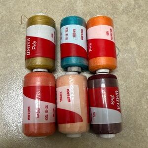 NWT Colorful Sewing Thread Set 6 piece